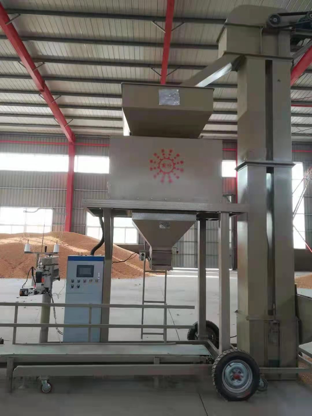 胶州市里岔镇陡岭后村包装秤使用现场